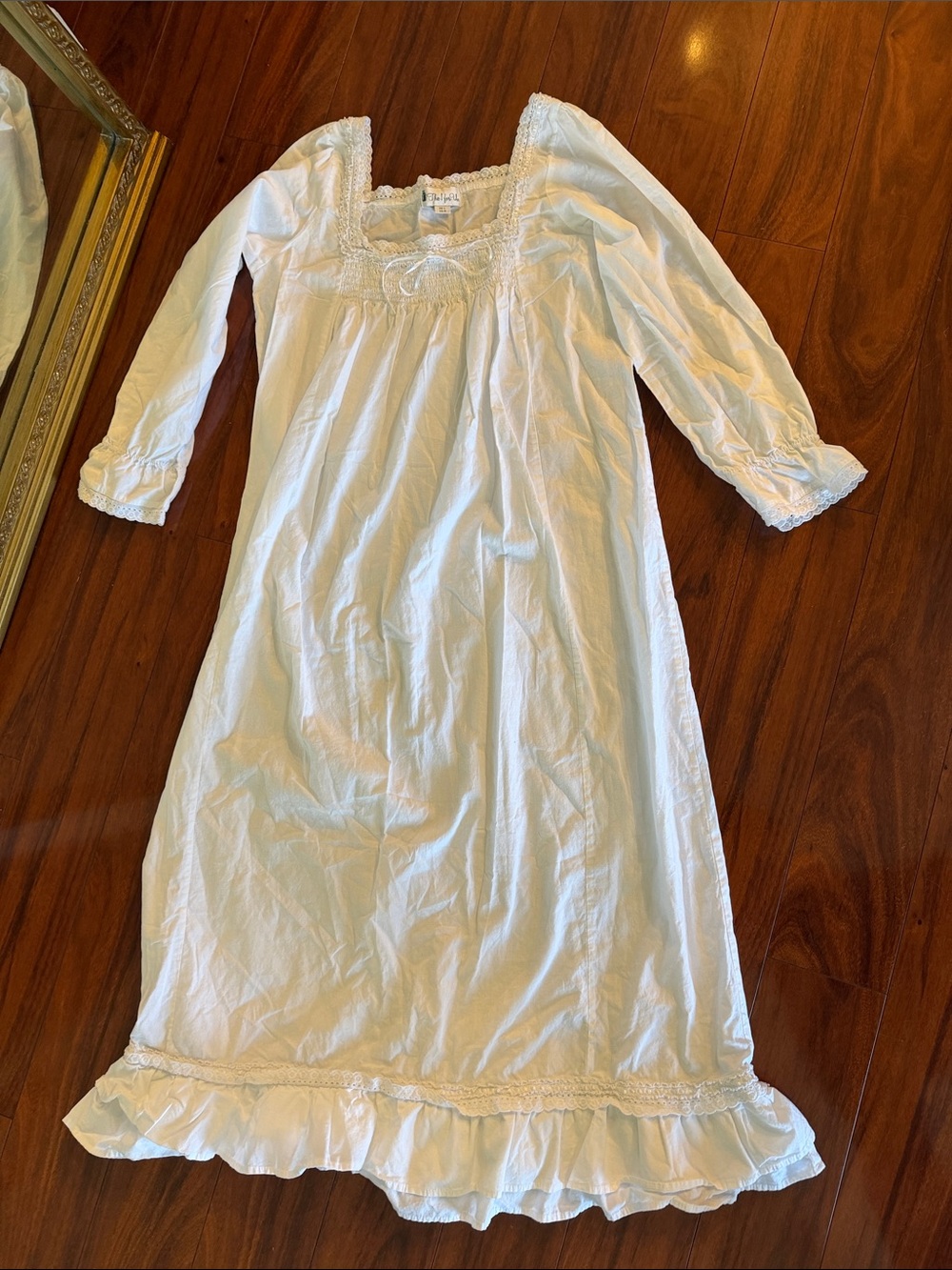 Martha Nightgown by The 1 For U - Picture 3 of 4